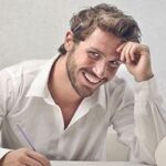 Wysokiej klasy identyfikacja wizualna, projektowanie materiałów i dopracowany detal.